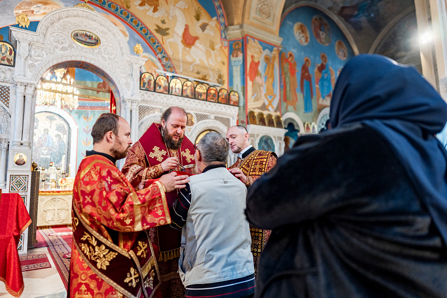 Архиерейское богослужение в храме мучеников Флора и Лавра села Ям г.о. Домодедово